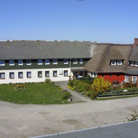 Ferienwohnungen Im Hotel Garni Zur Post Utersum Номер фото