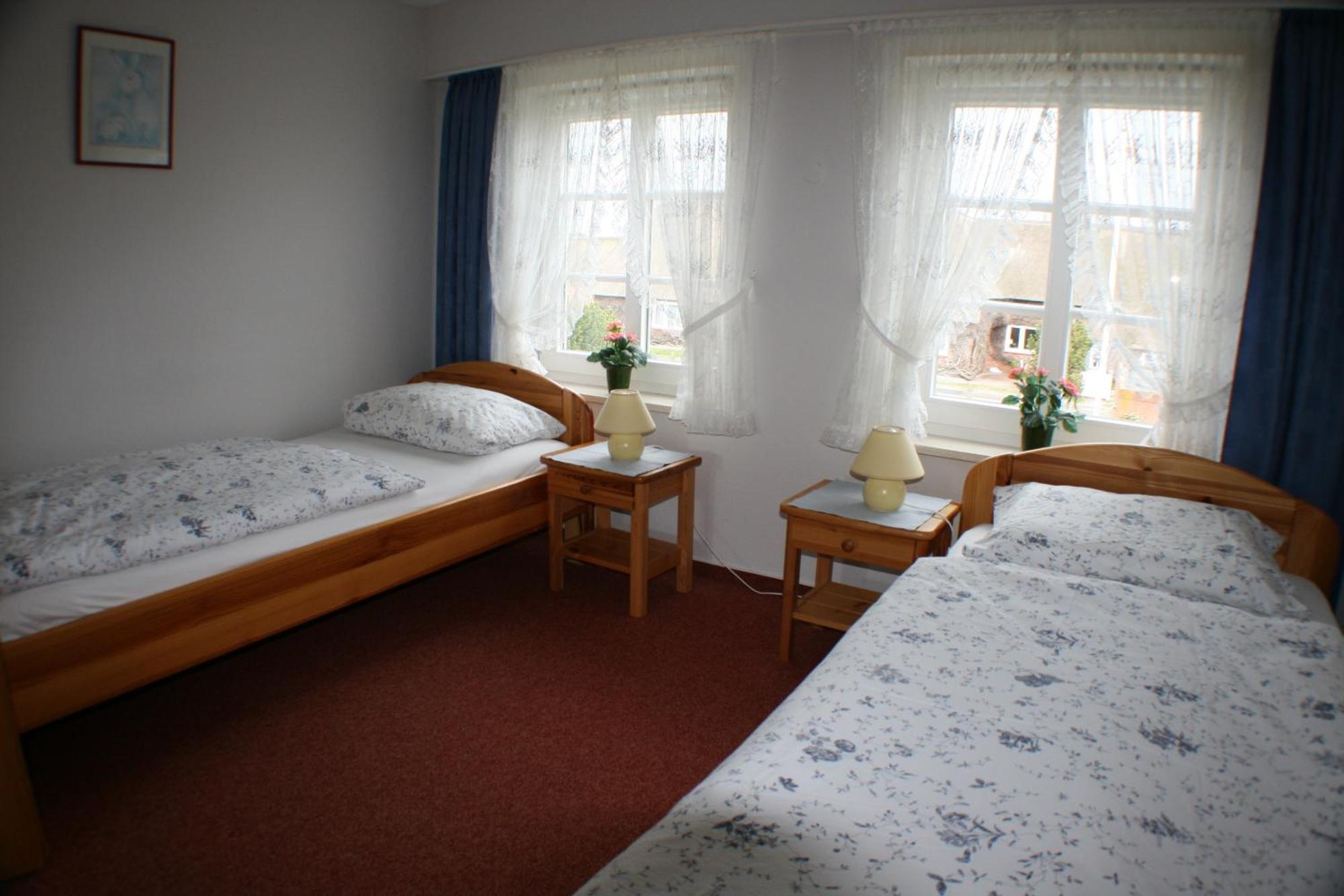 Ferienwohnungen Im Hotel Garni Zur Post Utersum Номер фото